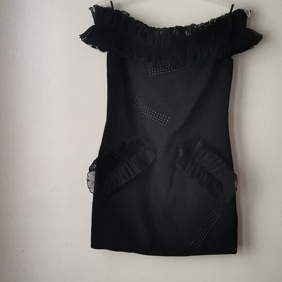 Christopher Kane Off The Shoulder Frill Dress. - Picture 7 of 9